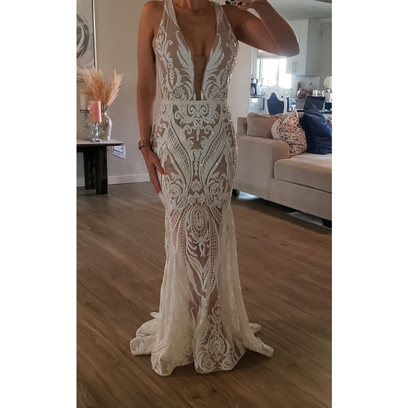 Bronx and Banco Ester V Neck Gown - Picture 3 of 13